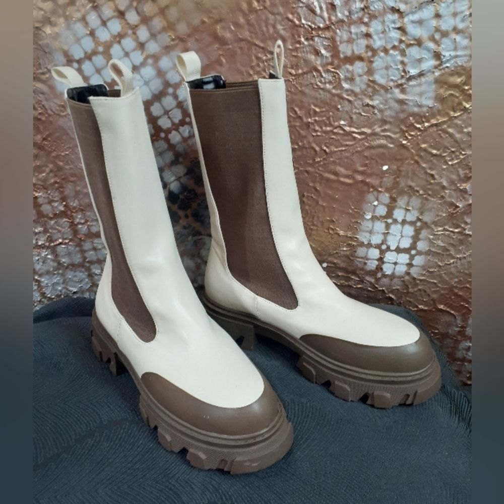 NWT Public Desire Lug Sole Boots - Picture 5 of 16